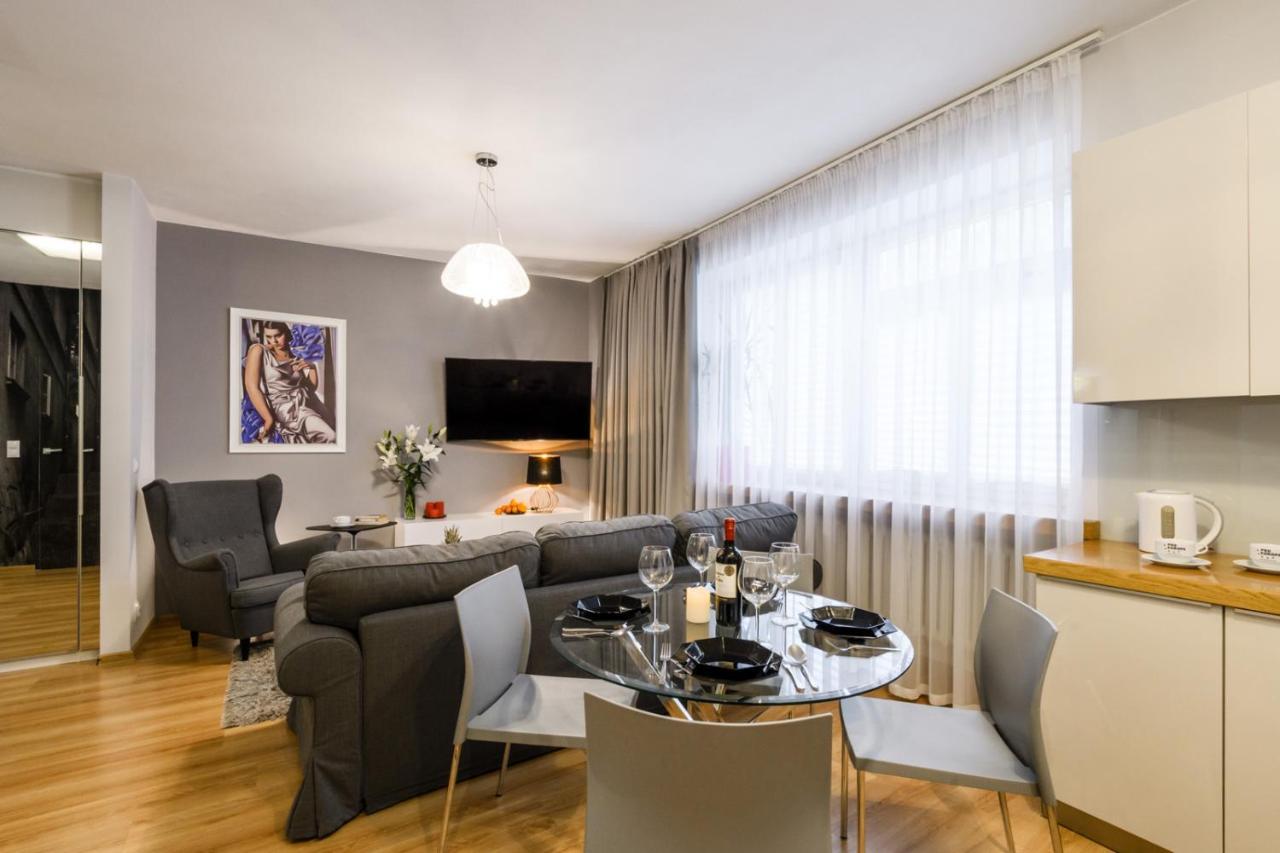 Nr 1 Europa22 Centrum Apartment Old Town Warsaw Stare Miasto Historyczna Kamienica Umiejscowiona W Zabytkowej Czesci Warszawy Obok Parku Multimedialnego I Barbakanu Parking 24H Sniadanie Opcjonaln Breakfast Optional Check In From 14 Pm Parter Ground エクステリア 写真