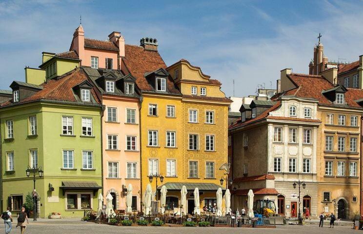 Nr 1 Europa22 Centrum Apartment Old Town Warsaw Stare Miasto Historyczna Kamienica Umiejscowiona W Zabytkowej Czesci Warszawy Obok Parku Multimedialnego I Barbakanu Parking 24H Sniadanie Opcjonaln Breakfast Optional Check In From 14 Pm Parter Ground エクステリア 写真